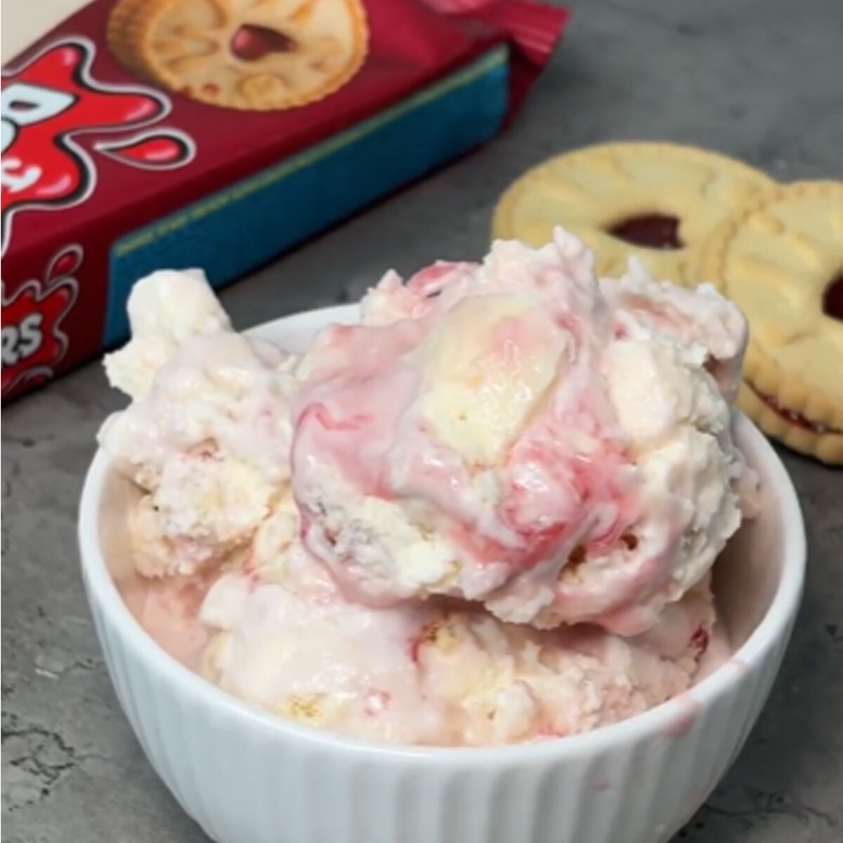 Jammy Dodger Ice Cream