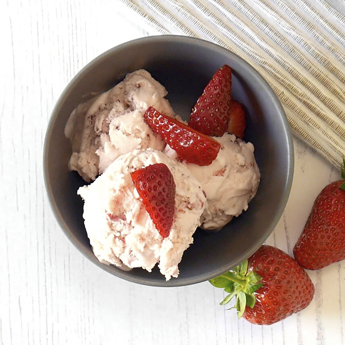 Fresh Strawberry Ice Cream